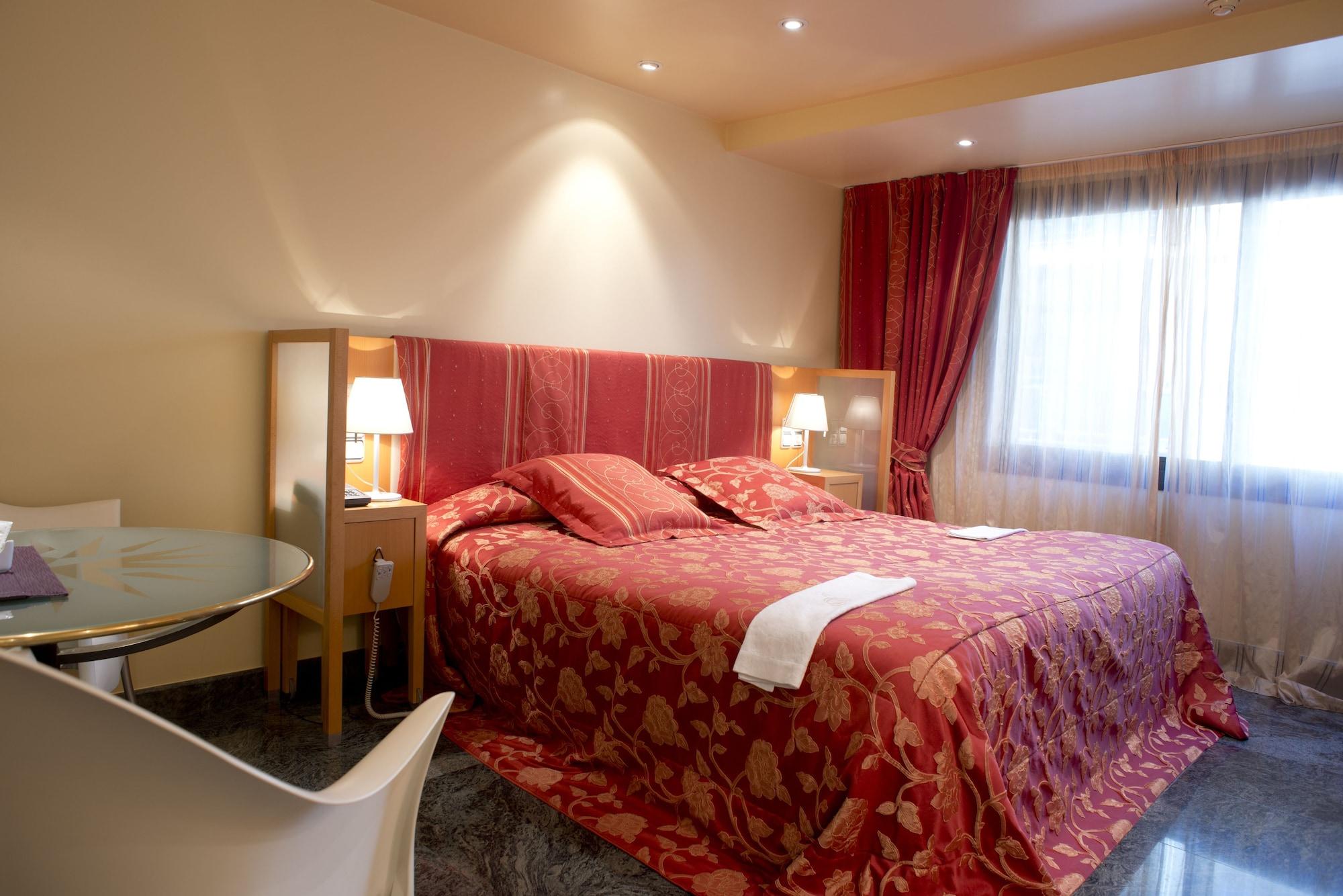 A Casa Canut Hotel Gastronomic Les Escaldes Екстер'єр фото A bedroom at the hotel