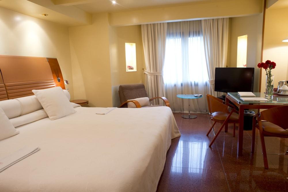 A Casa Canut Hotel Gastronomic Les Escaldes Екстер'єр фото A room at the hotel