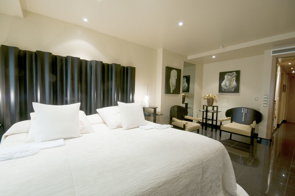 A Casa Canut Hotel Gastronomic Les Escaldes Екстер'єр фото A room at the hotel