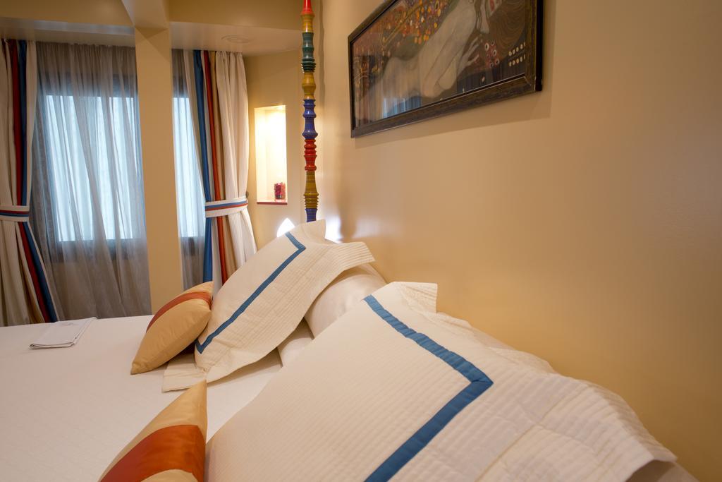 A Casa Canut Hotel Gastronomic Les Escaldes Екстер'єр фото A room at the hotel