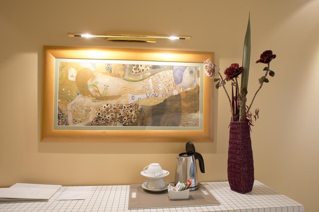 A Casa Canut Hotel Gastronomic Les Escaldes Екстер'єр фото A picture light