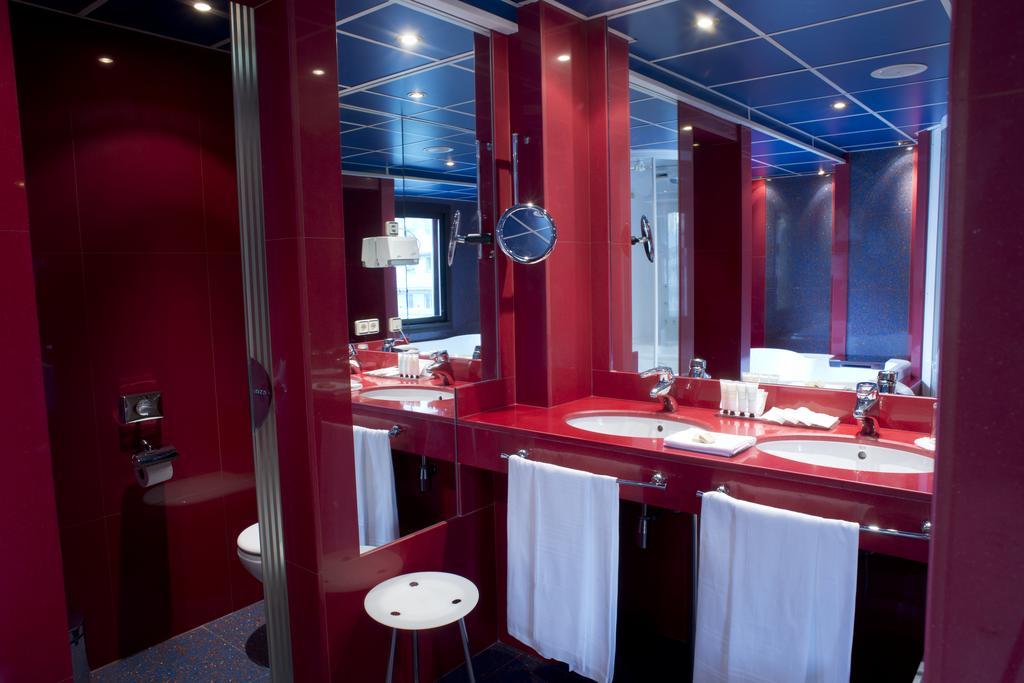 A Casa Canut Hotel Gastronomic Les Escaldes Екстер'єр фото Bathroom