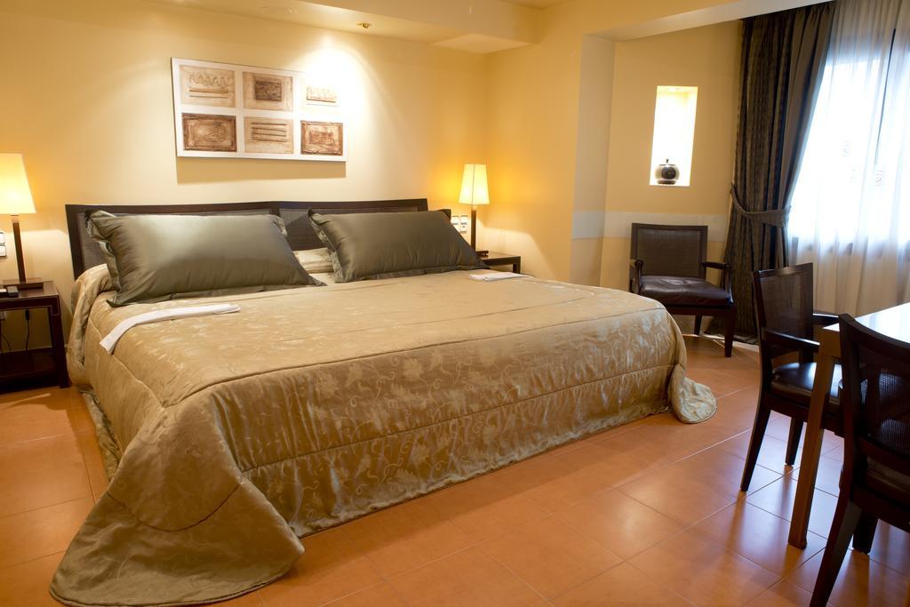 A Casa Canut Hotel Gastronomic Les Escaldes Екстер'єр фото A bedroom