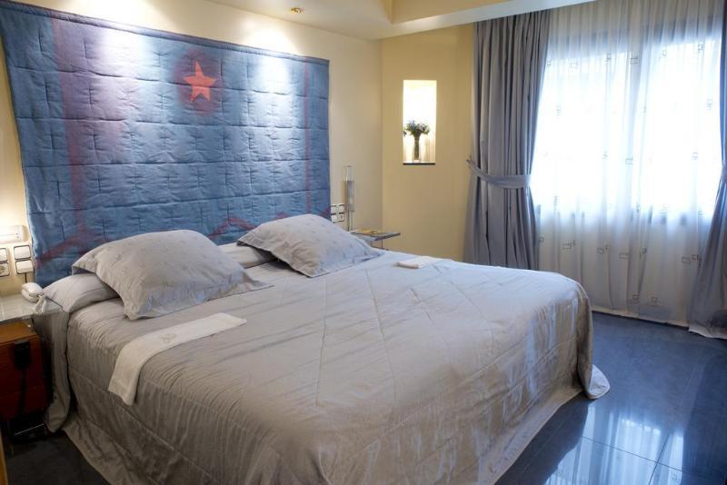 A Casa Canut Hotel Gastronomic Les Escaldes Екстер'єр фото A room at the hotel