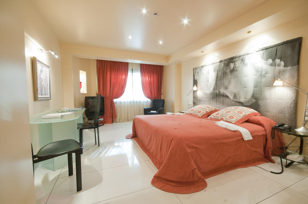 A Casa Canut Hotel Gastronomic Les Escaldes Екстер'єр фото A room at the hotel