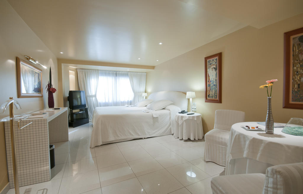 A Casa Canut Hotel Gastronomic Les Escaldes Екстер'єр фото A room at the hotel