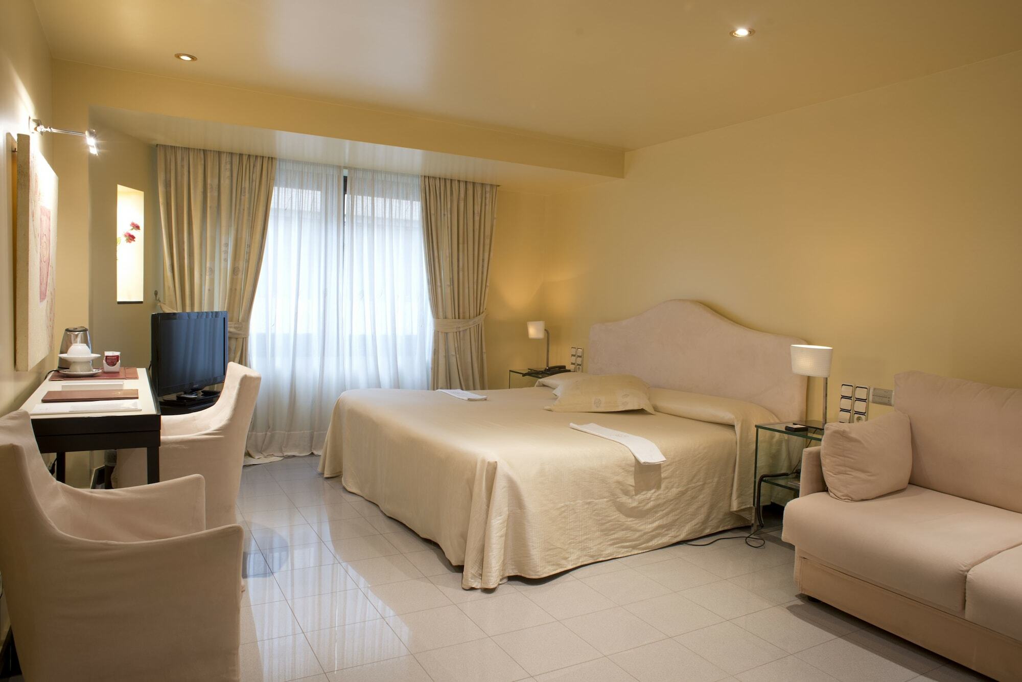 A Casa Canut Hotel Gastronomic Les Escaldes Екстер'єр фото A room at the hotel