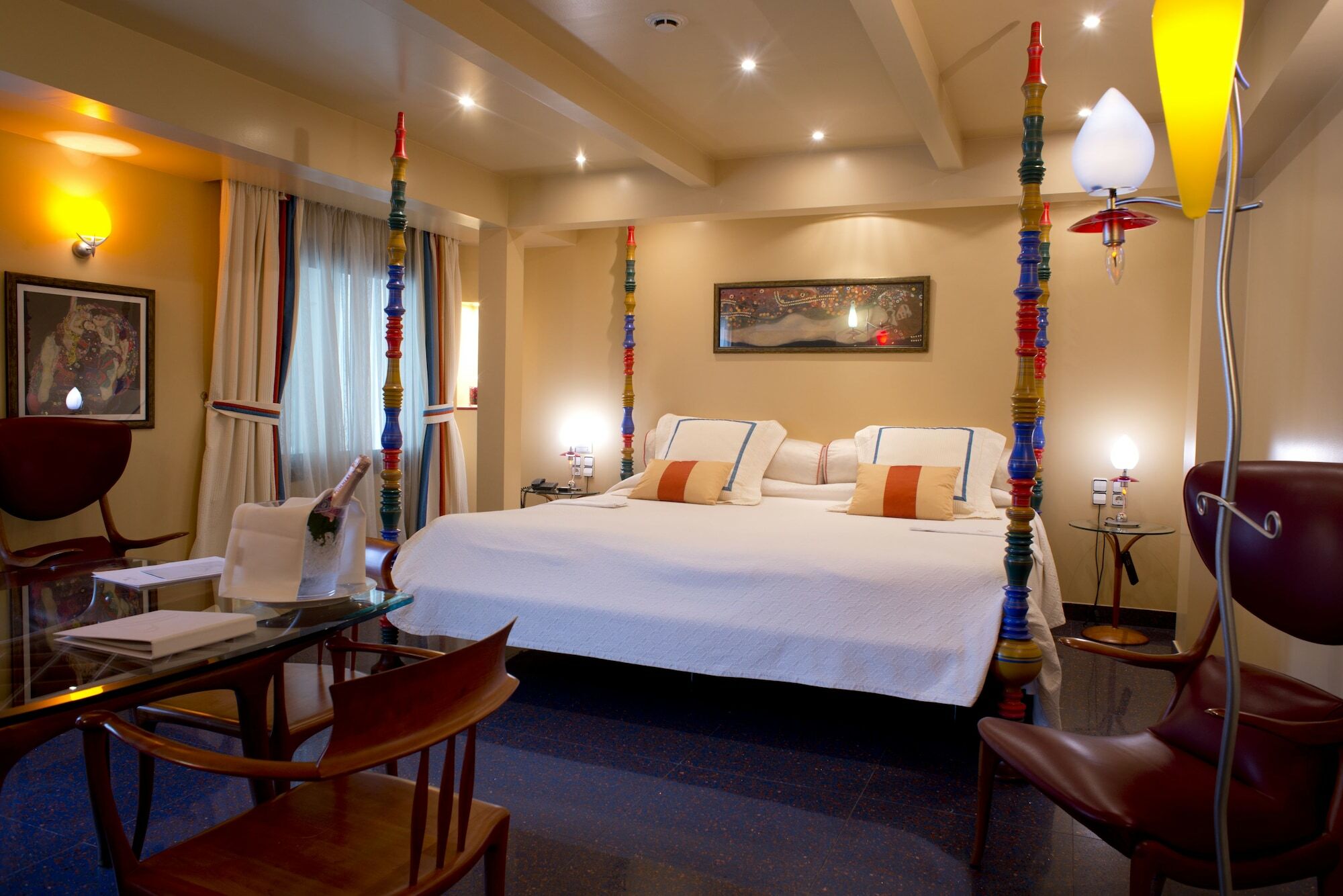 A Casa Canut Hotel Gastronomic Les Escaldes Екстер'єр фото A room at the hotel